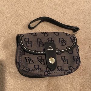 Dooney & Bourke wristlet nwot